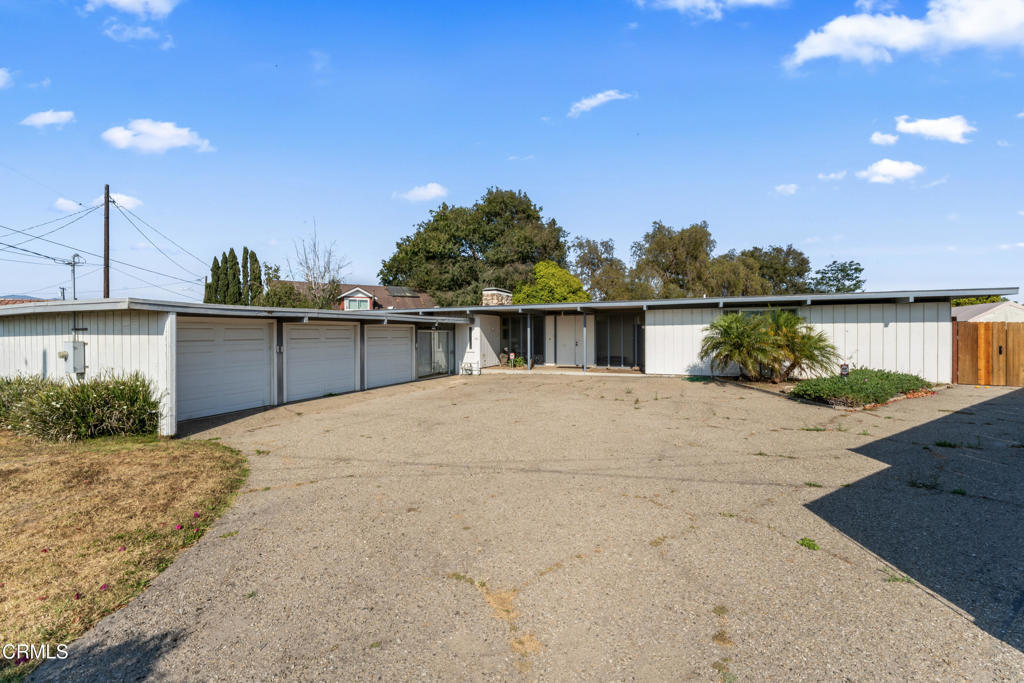 Property Photo:  796 S Saticoy Avenue  CA 93004 