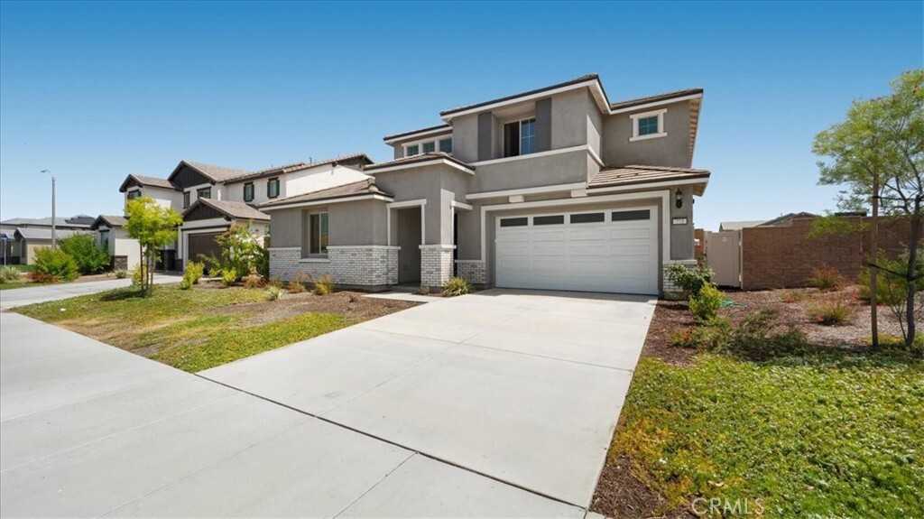 Property Photo: 773 Pinehurst Street CA 92571
