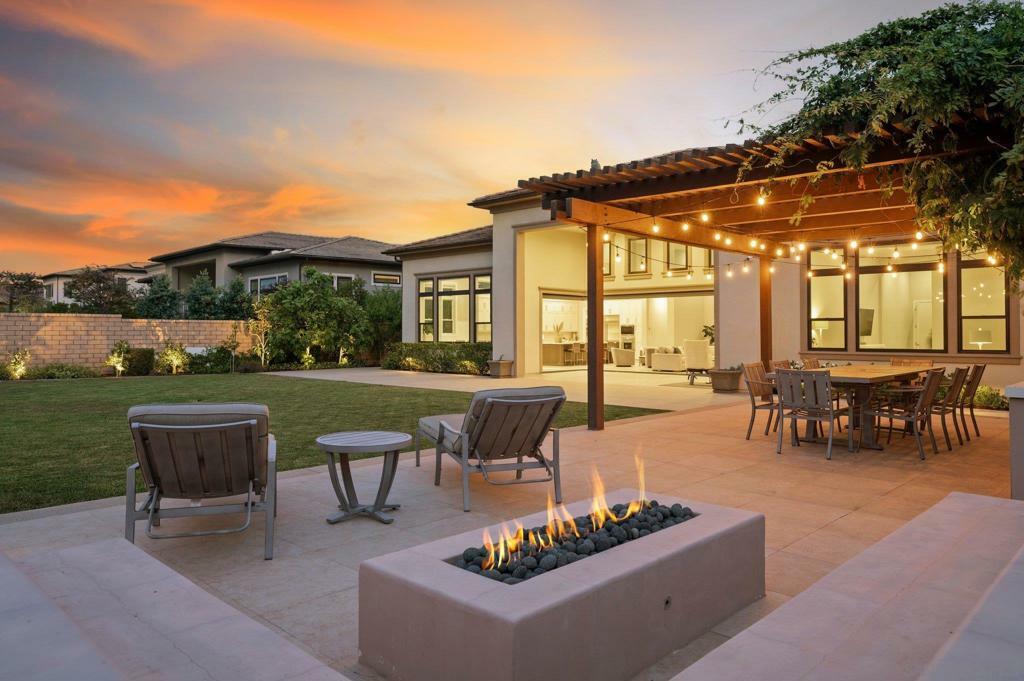 Property Photo: 6210 Summit Crest Cir CA 92130