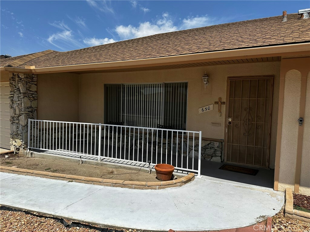 Property Photo: 650 Rainier Way CA 92543