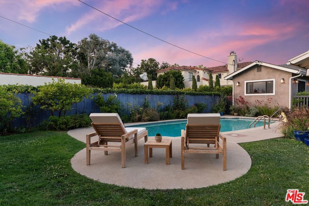 Property Photo: 321 N Van Ness Avenue CA 90004