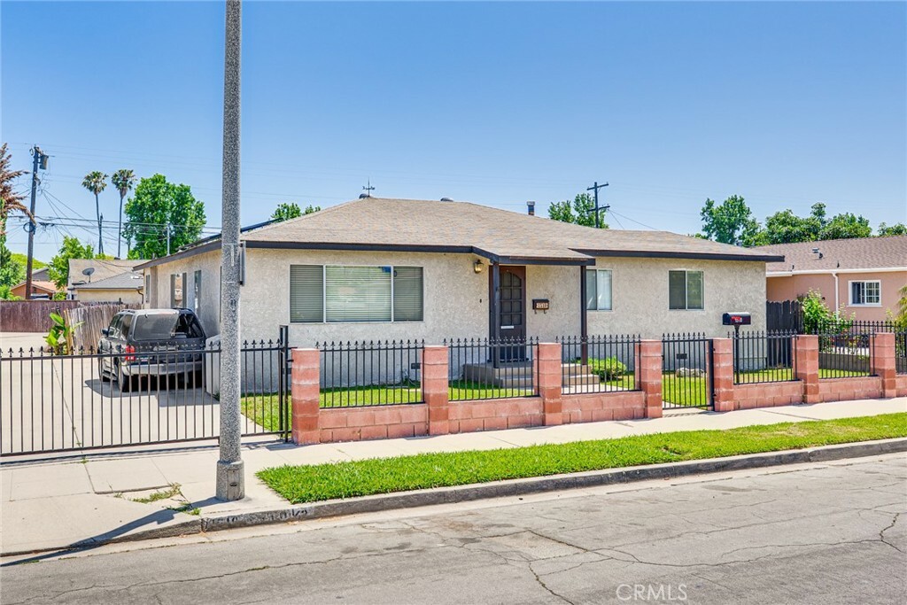Property Photo: 1510 E 53rd Street CA 90805