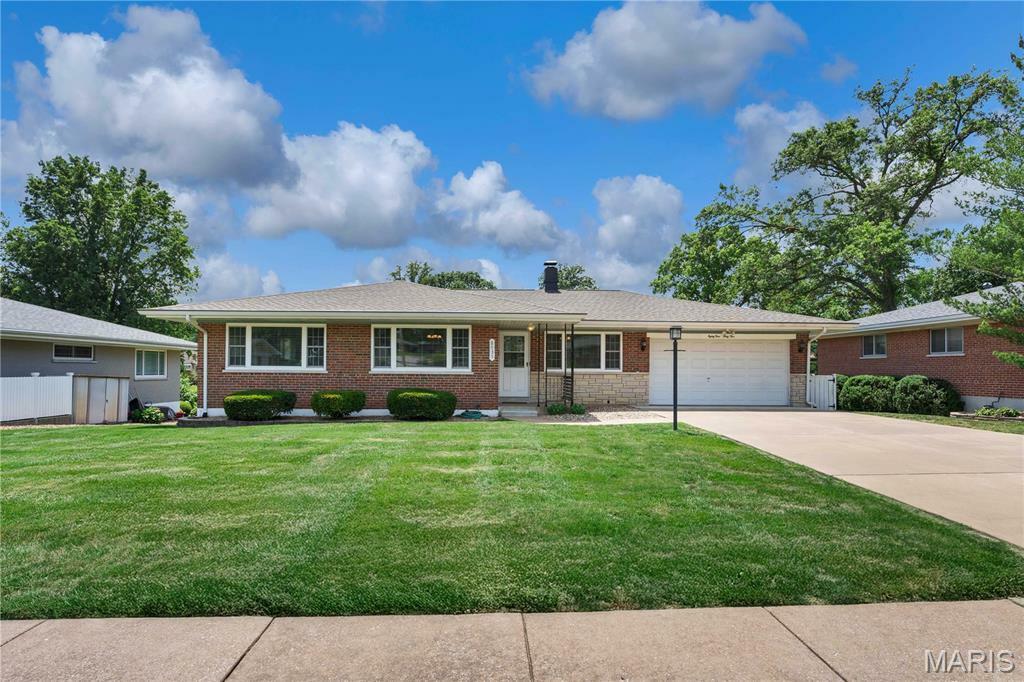 Property Photo: 8935 Westhaven Court MO 63126