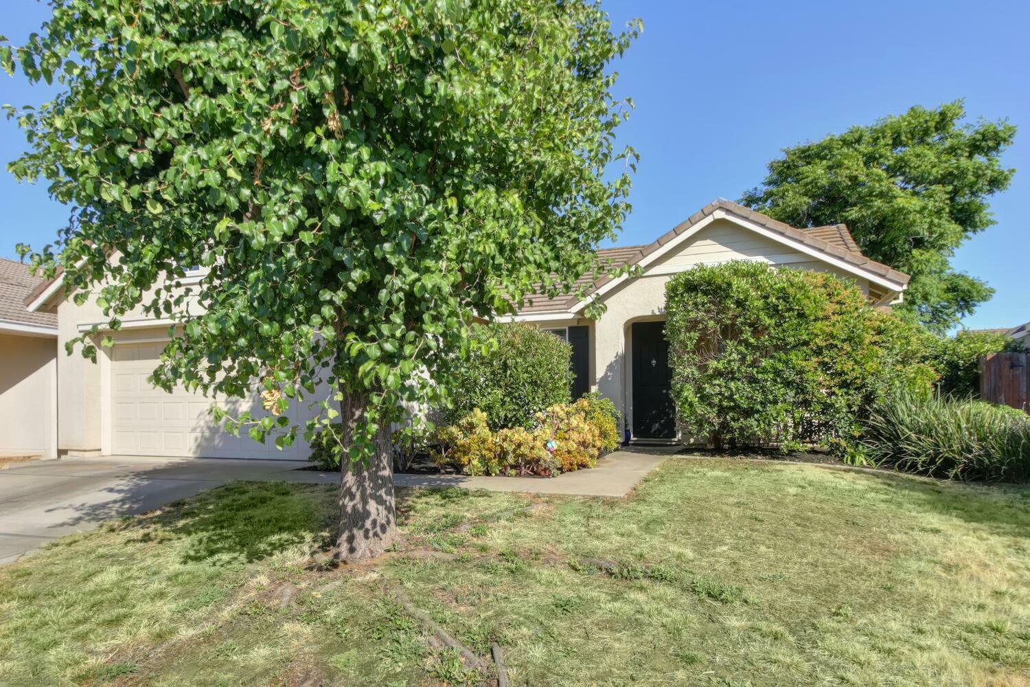 Property Photo: 10149 Van Brocklin Way CA 95757