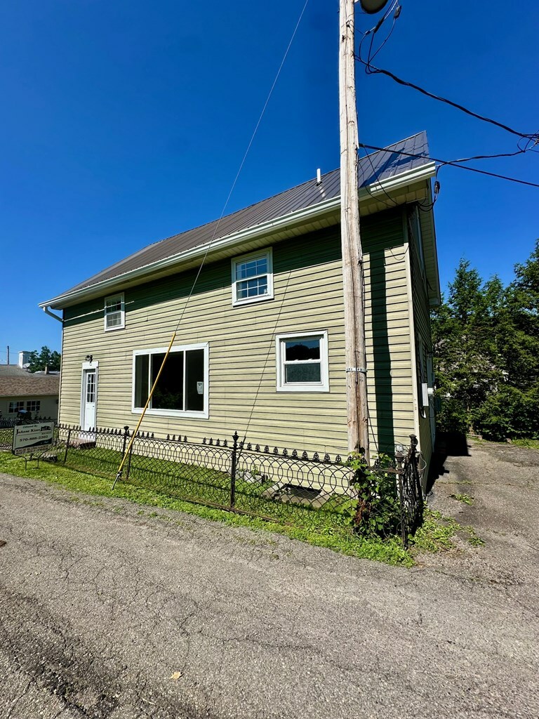 Property Photo:  107 1/2 York Ave  PA 18848 