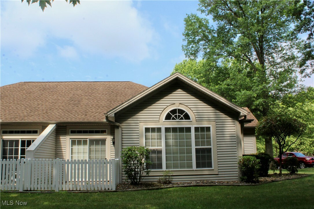 Property Photo:  9 Hunters Woods Boulevard B  OH 44406 