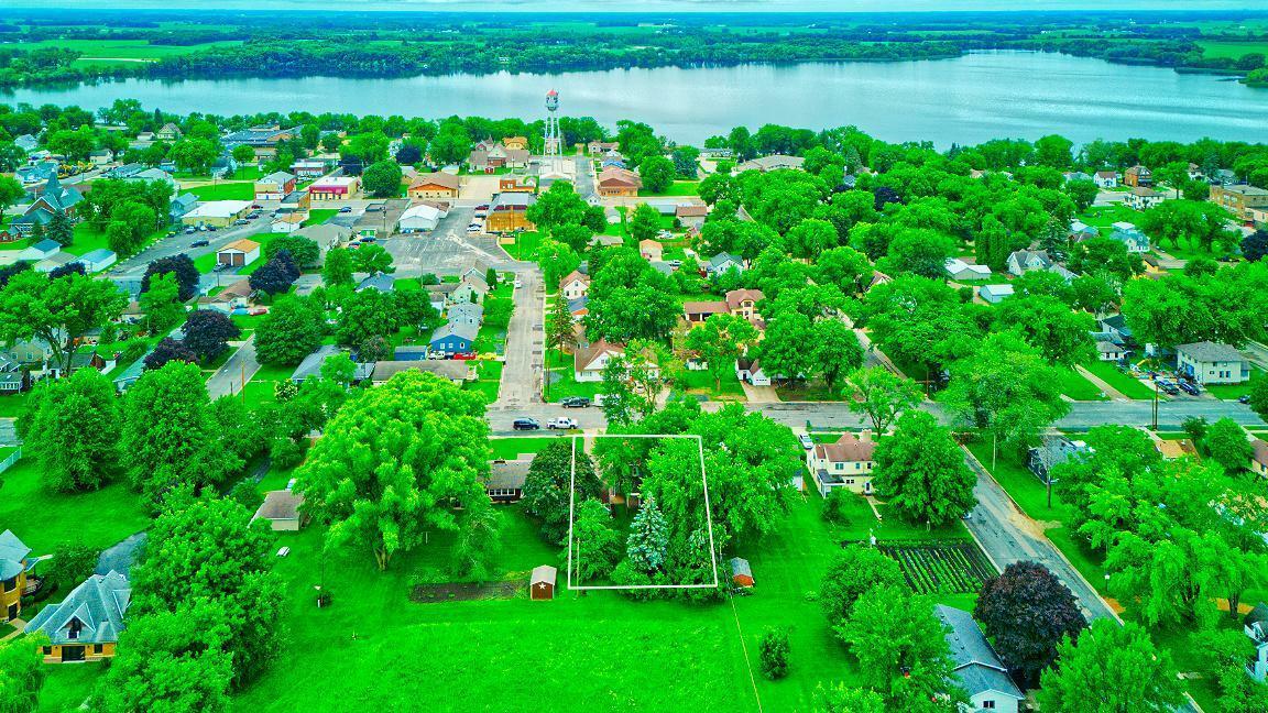 Property Photo:  402 Frank Street NW  MN 55381 