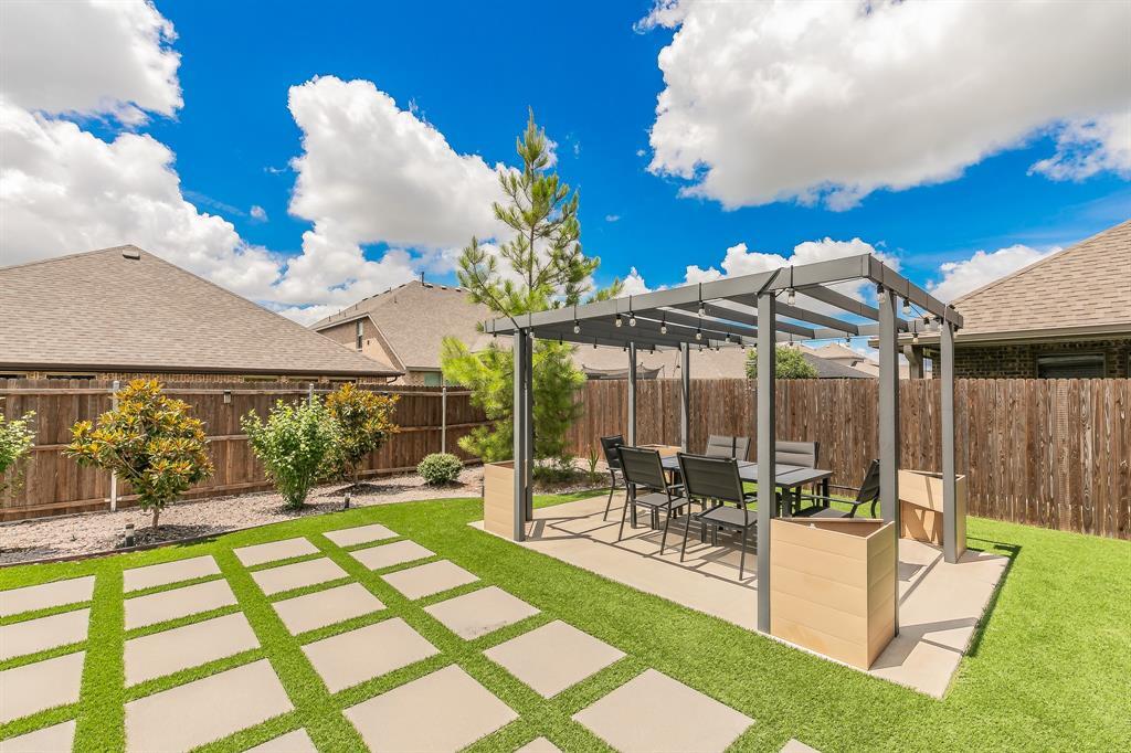 Property Photo:  838 Mildren Lane  TX 75087 