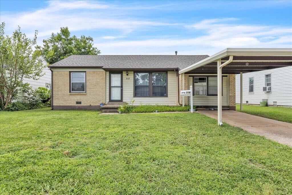 Property Photo: 318 E Kerr Drive OK 73110