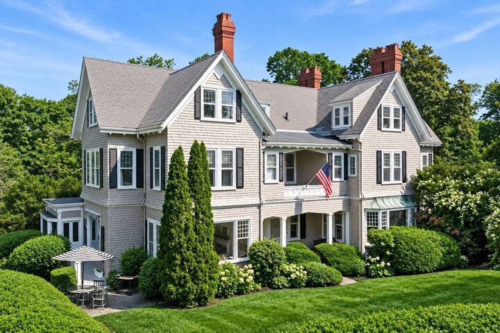 Property Photo:  51 Cliff Street  MA 01908 