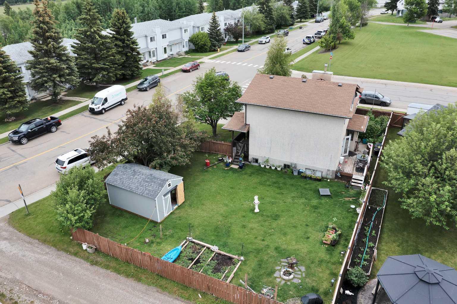 Property Photo: 6004 54 Street AB T4T 1J3