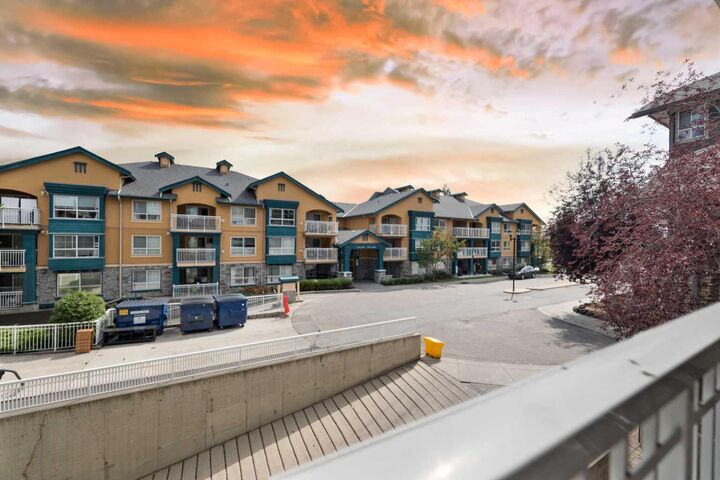 Property Photo:  35 Richard Court SW 202  AB T3E 7N9 