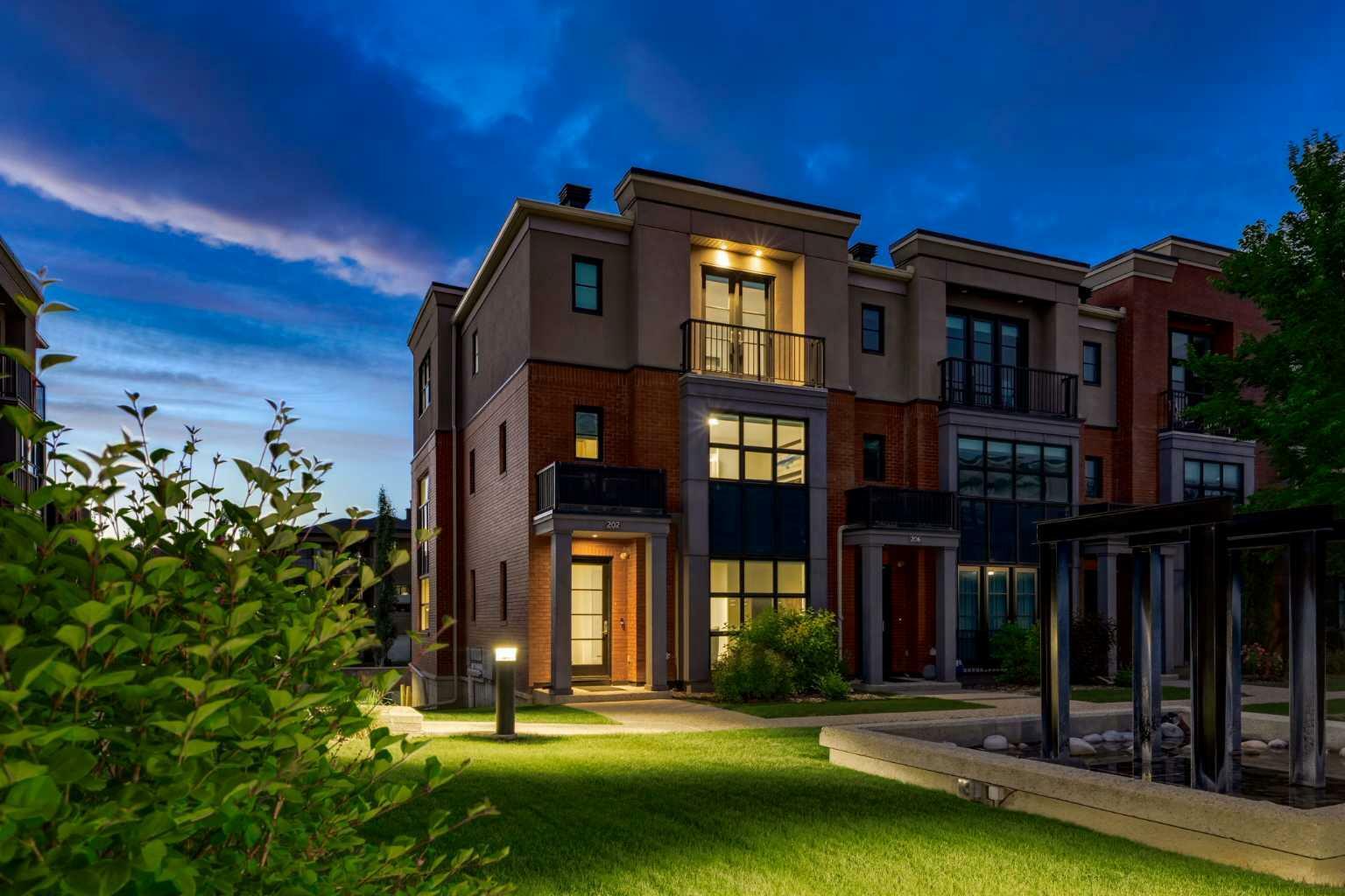 Property Photo:  202 Aspen Meadows Hill SW  AB T3H 0G3 