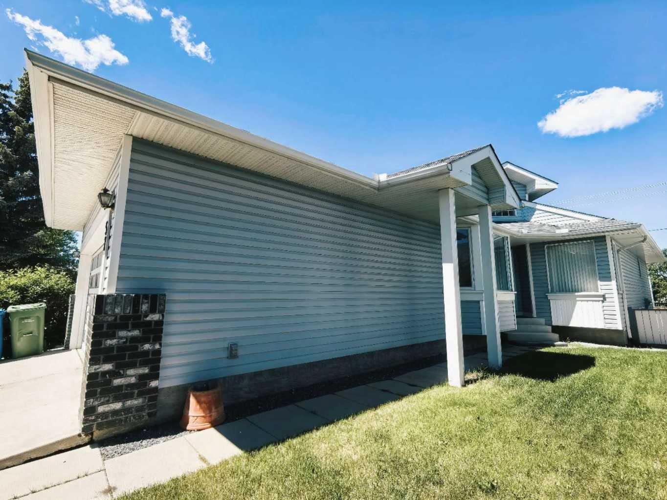 Property Photo: 57 Citadel Gardens NW AB T3G 3X5