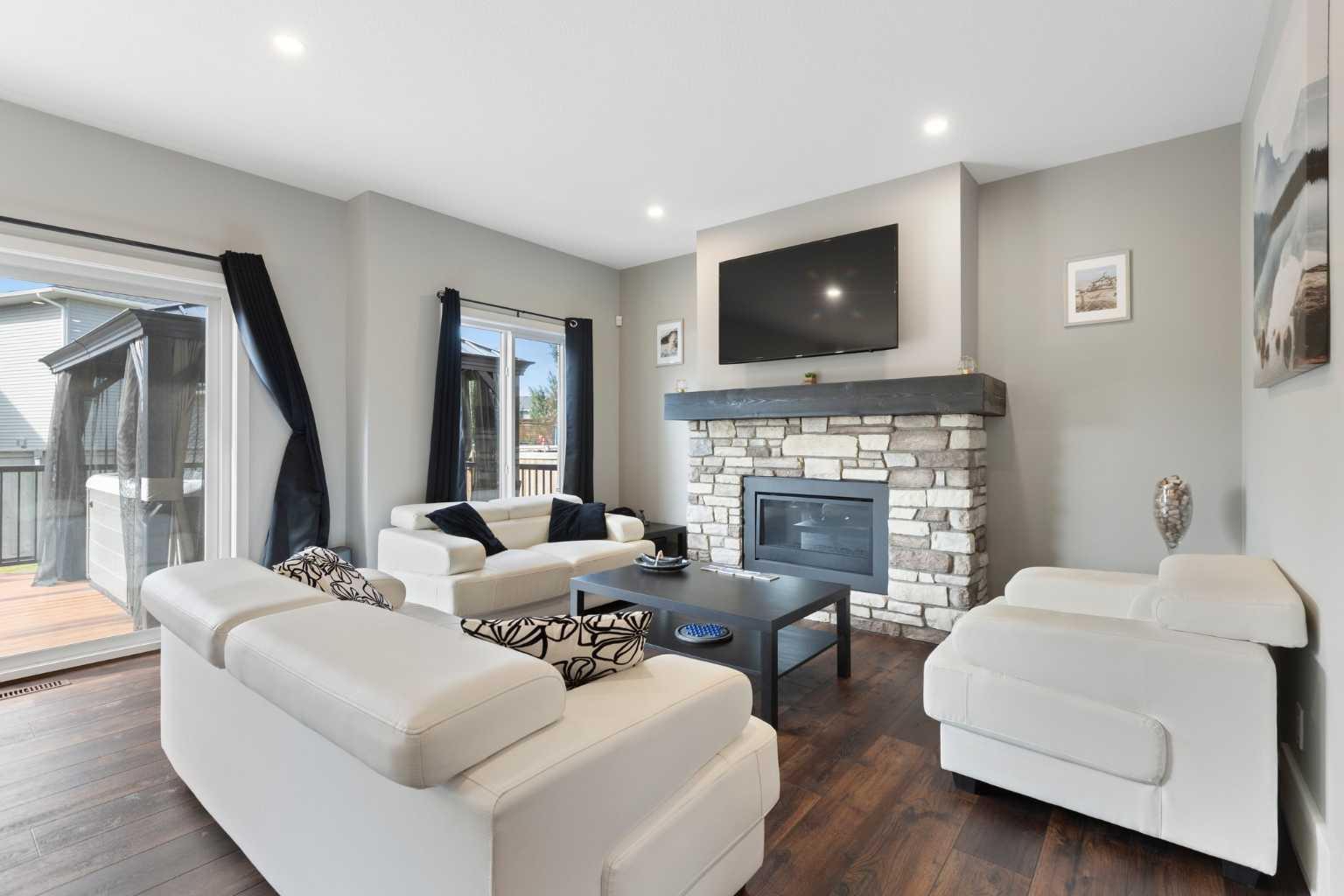 Property Photo: 206 Bayside Loop SW AB T4B 3W7