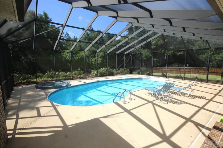 Property Photo:  6010 E Cambridge Way  FL 32571 