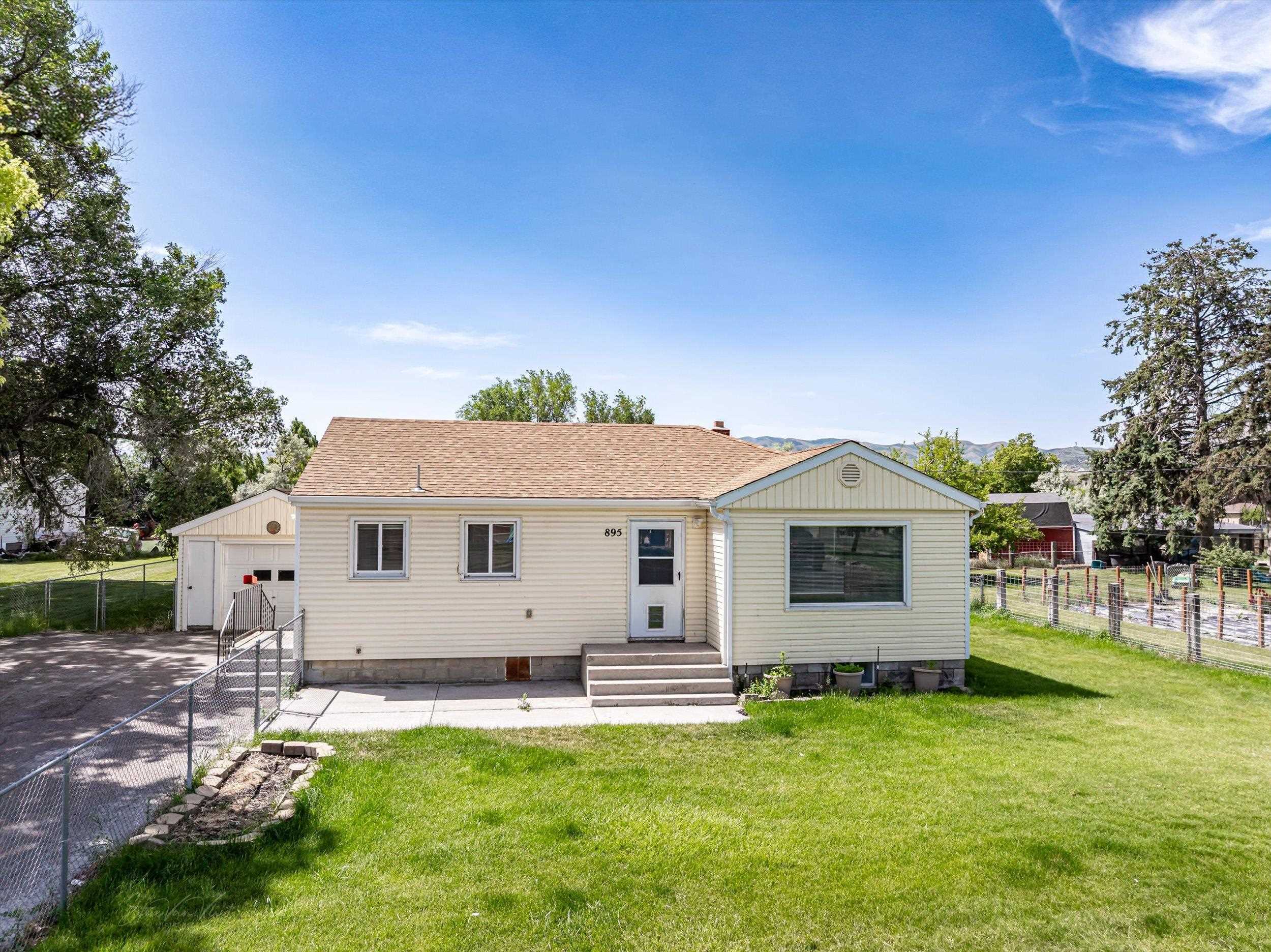 895 Berryman  Pocatello ID 83201 photo