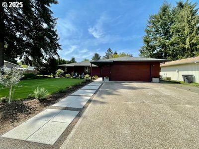 Property Photo:  623 SE 35th Ave  OR 97123 
