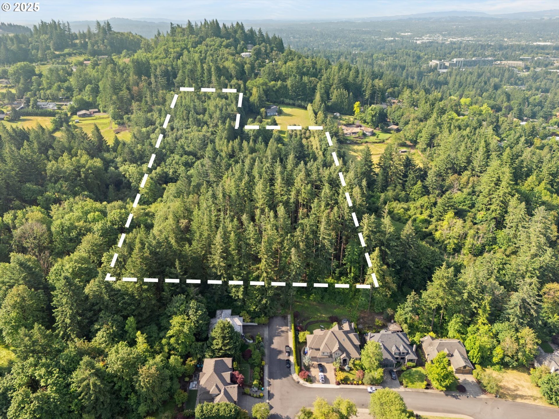 Property Photo: 100 NW Tuality Way OR 97229