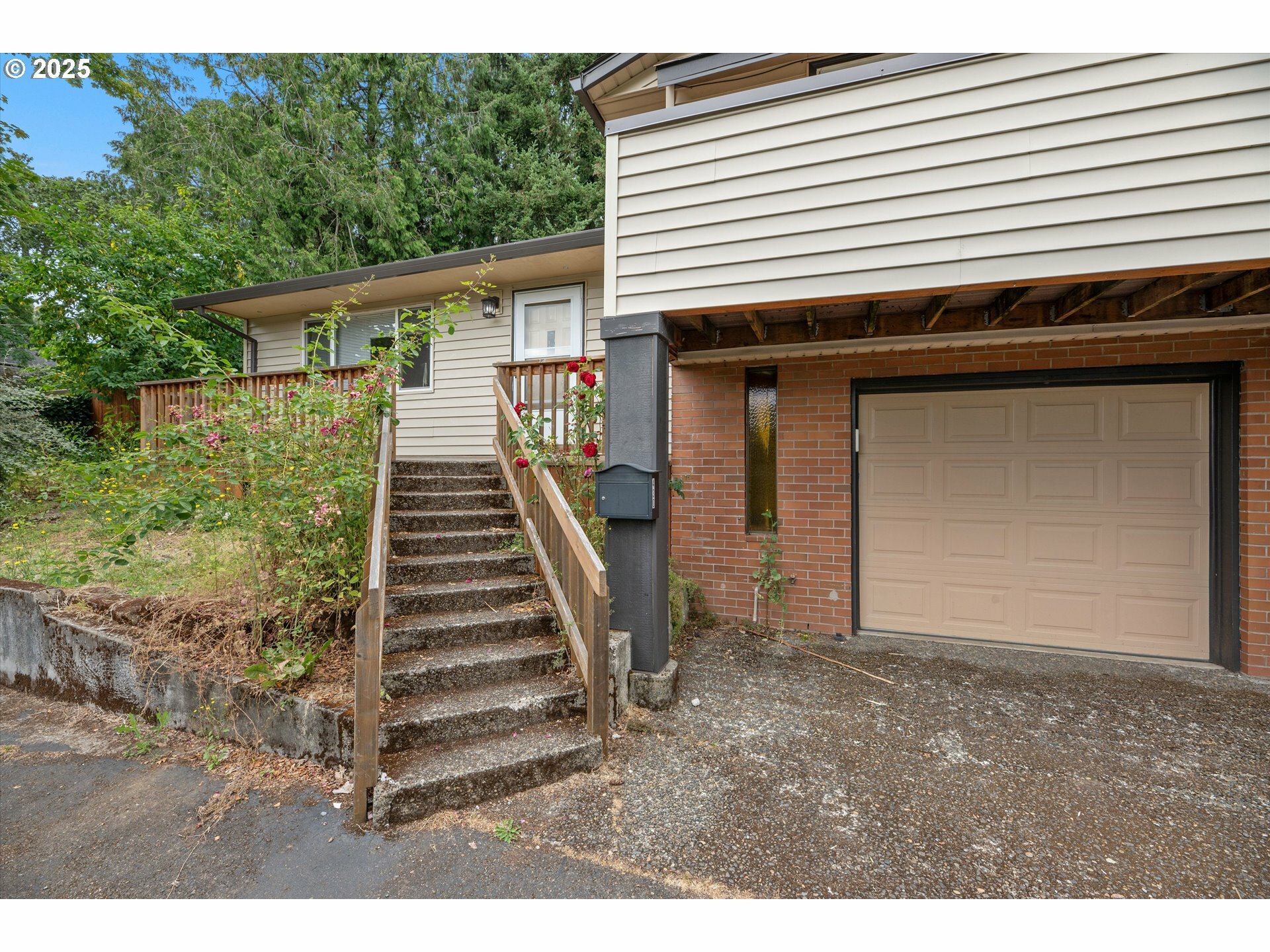 Property Photo:  430 E Hereford St  OR 97027 