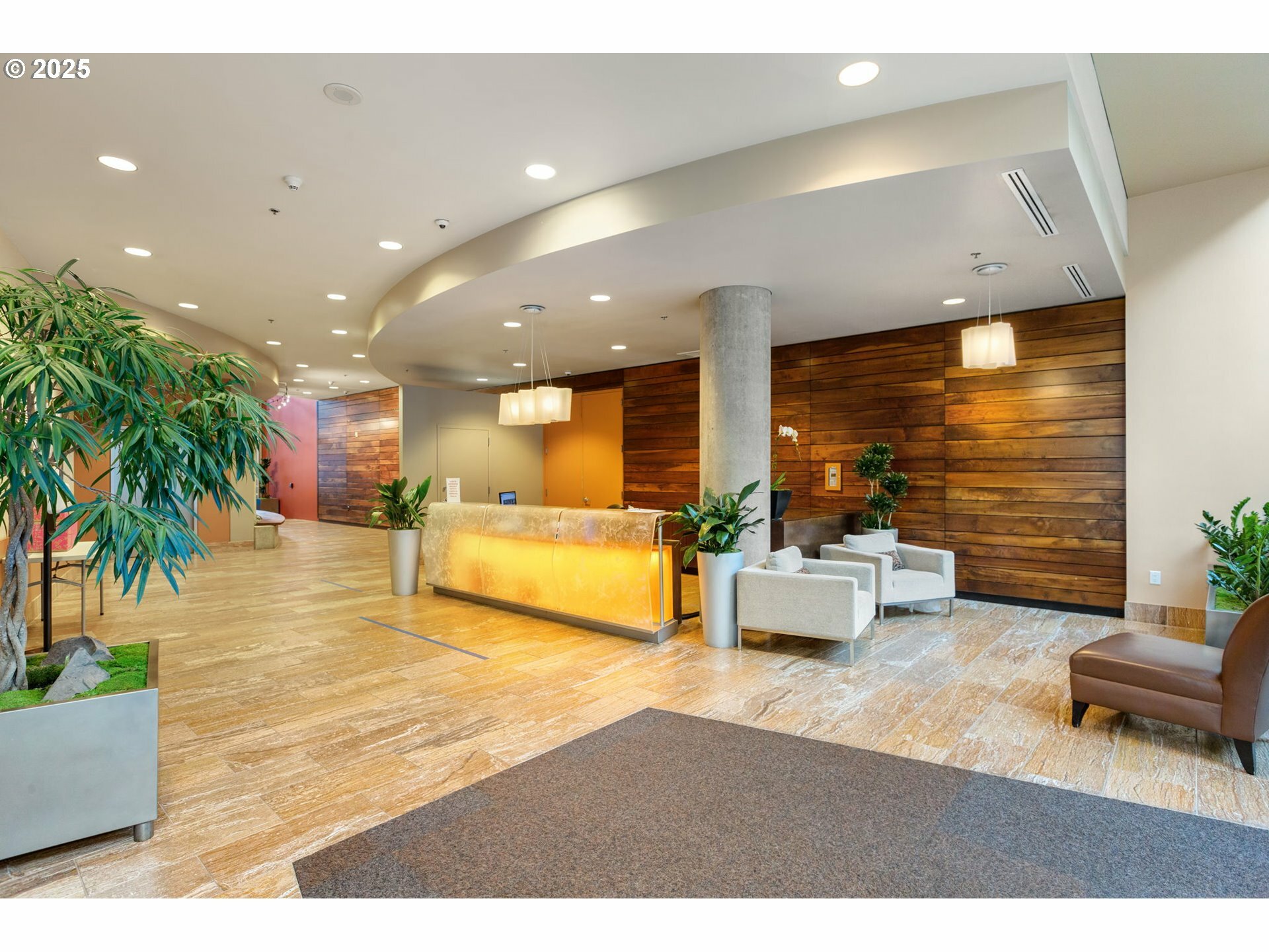 Property Photo:  922 NW 11th Ave 209  OR 97209 