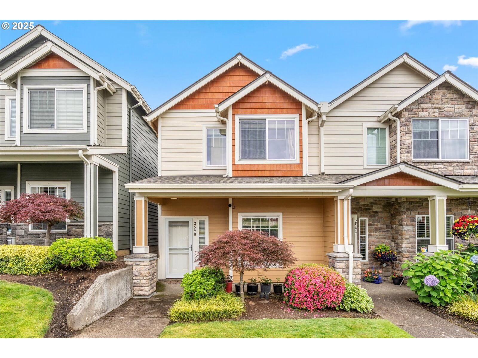 Property Photo: 2590 NW 2nd Ter OR 97030