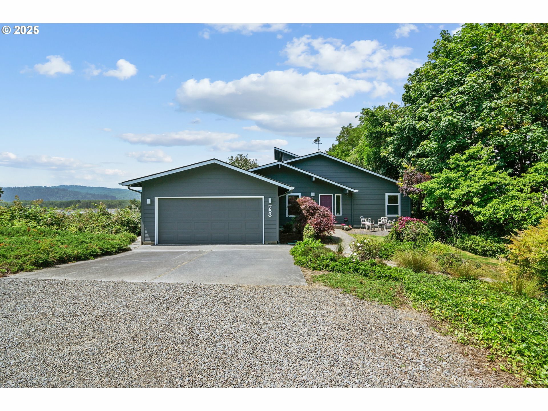 Property Photo: 753 N 2nd St WA 98625
