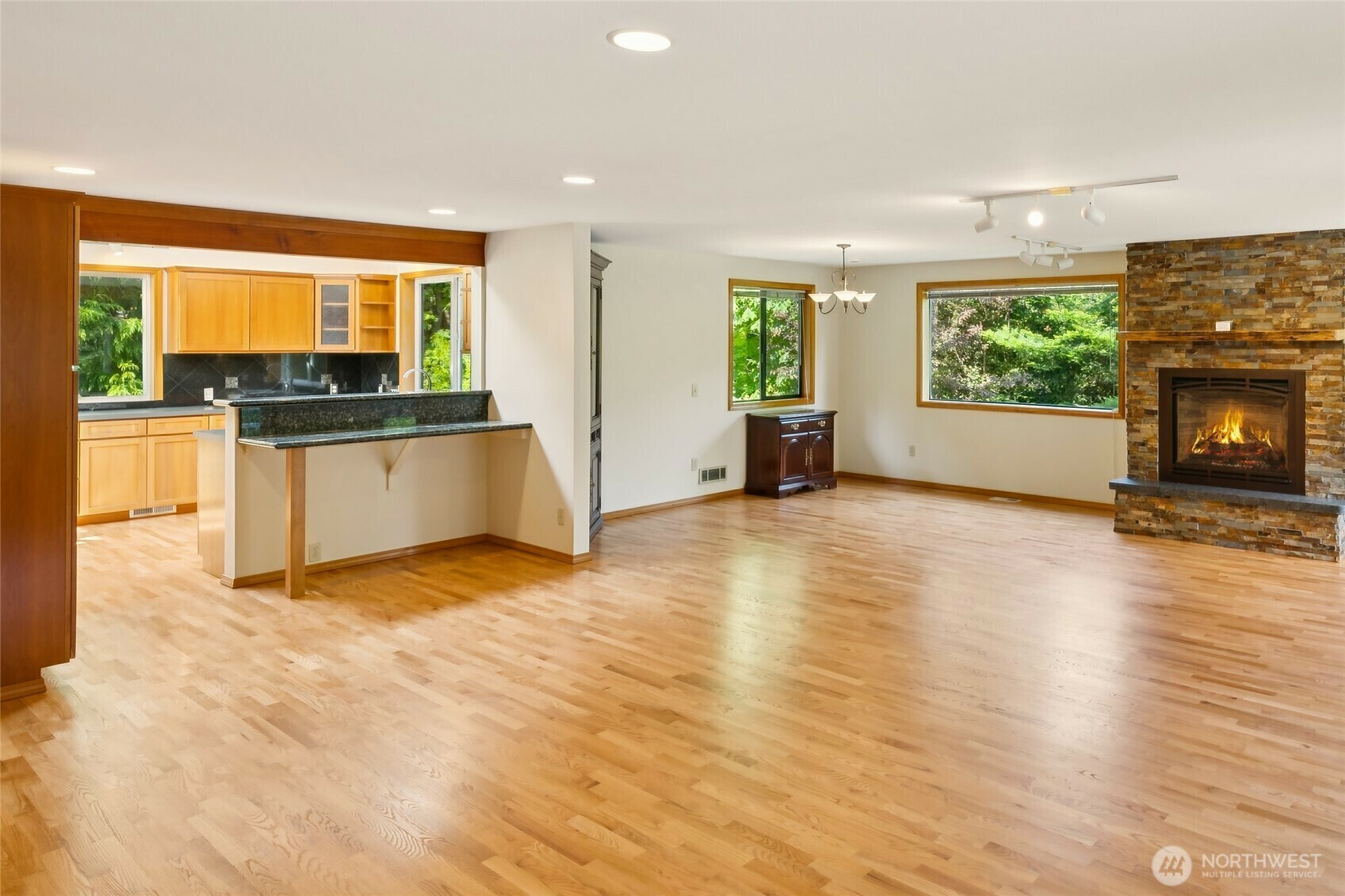 Property Photo: 633 Wanapum WA 98257