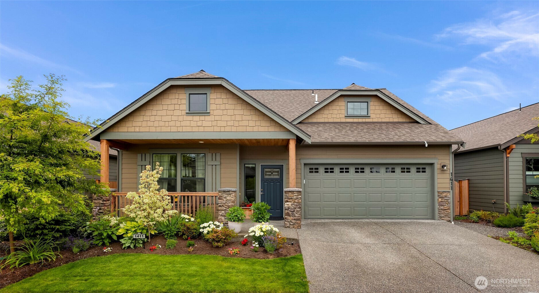 Property Photo:  1411  Woods Point Loop  WA 98248 