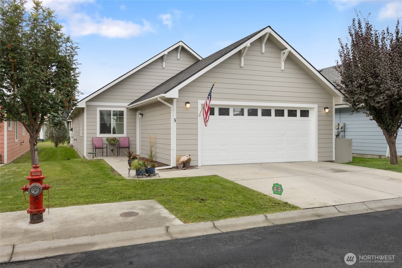 Property Photo:  123 E 9th Avenue  #5  WA 98837 