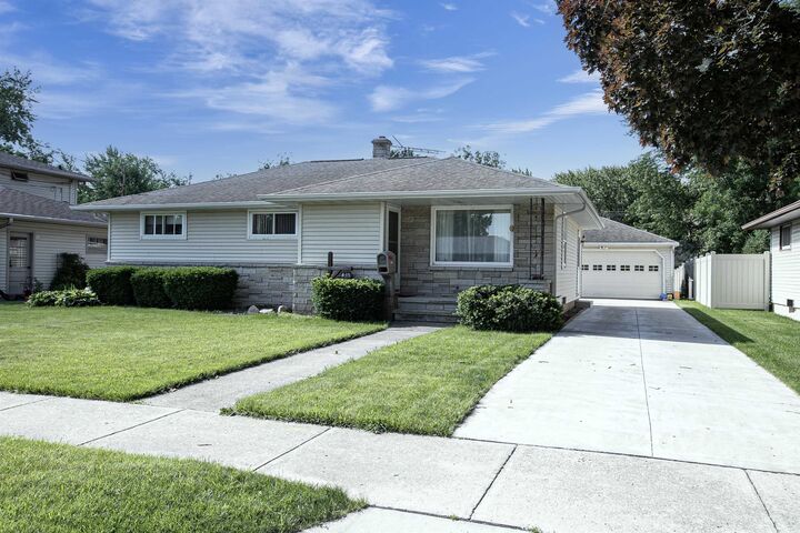 845 Harding Street  Menasha WI 54942 photo