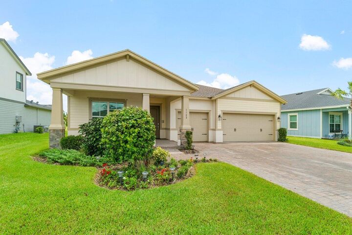 Property Photo: 1102 Haywagon Trail FL 33470