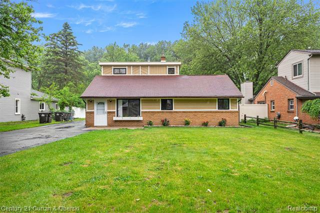 Property Photo: 24432 Kensington MI 48180