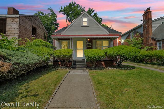 Property Photo:  16559 Avon Avenue  MI 48219 