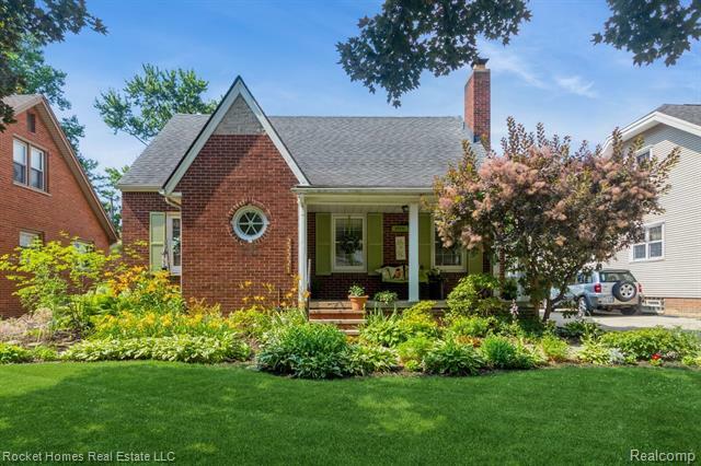 Property Photo: 22221 Gregory Street MI 48124