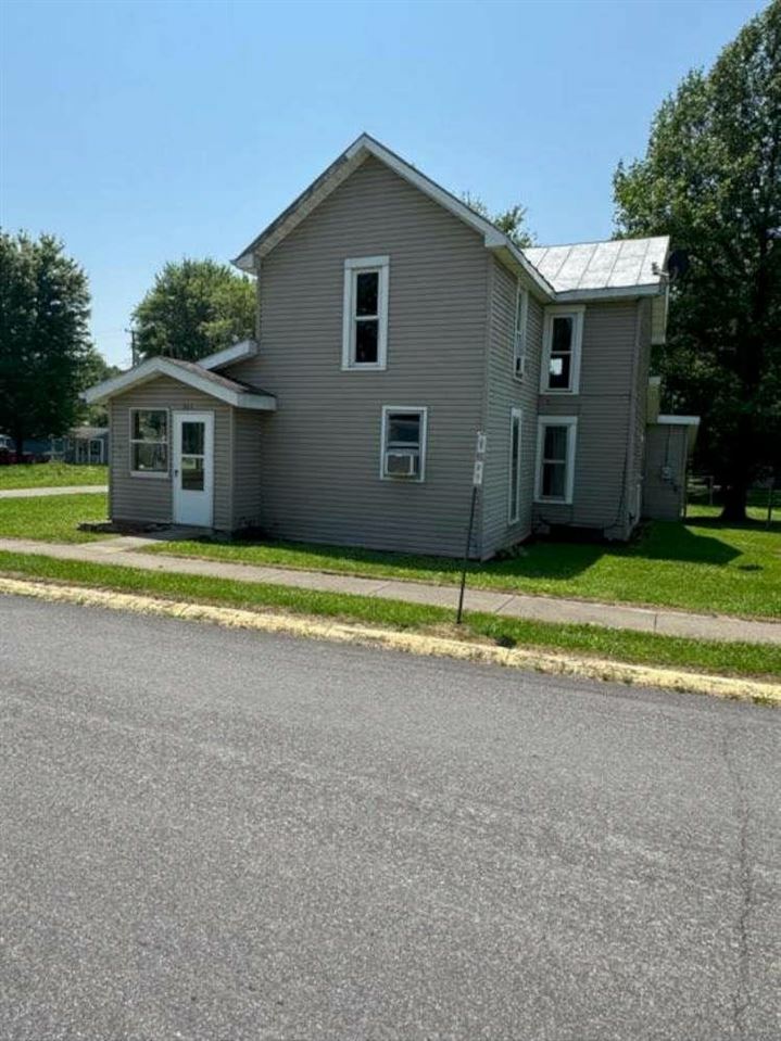 Property Photo: 207 S Market Street IN 47339