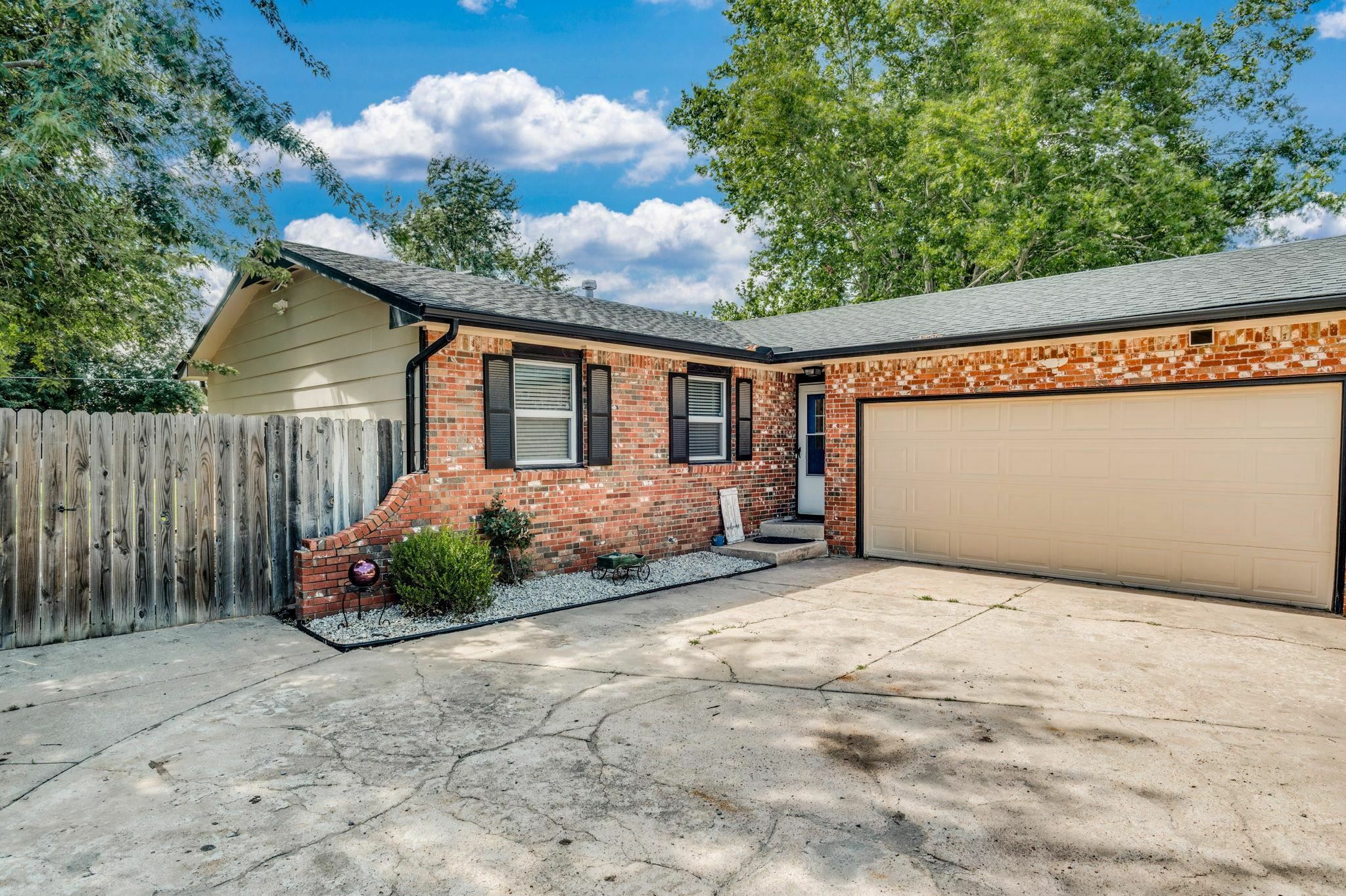 Property Photo: 327 N James Ave KS 67060