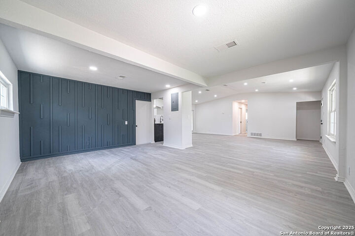 Property Photo:  5429 Boatman  TX 78219 