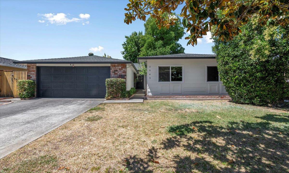 Property Photo: 2543 Loomis Drive CA 95121