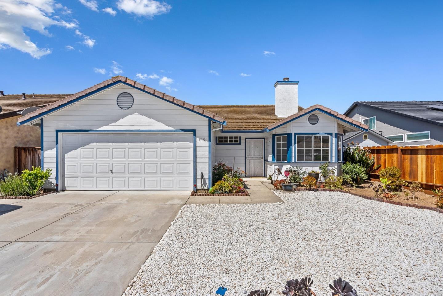 910 Cortina Way  Salinas CA 93905 photo