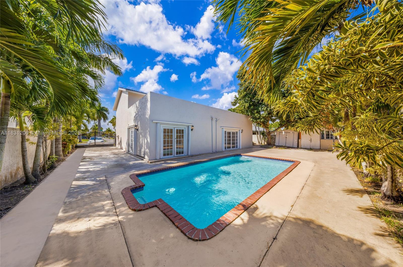 Property Photo: 15235 SW 99th Ct FL 33157