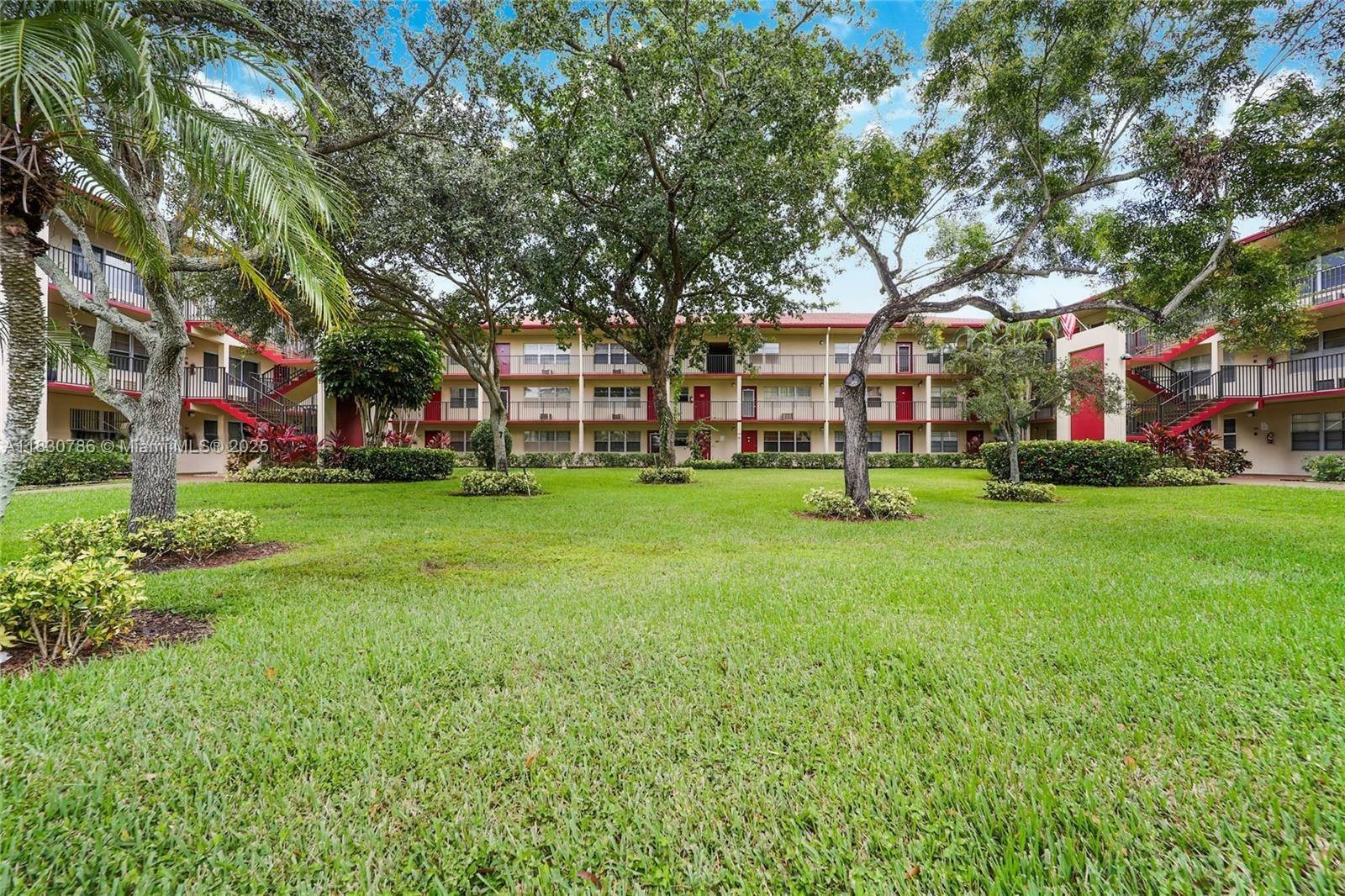 Property Photo: 251 SW 134th Way 204M FL 33027