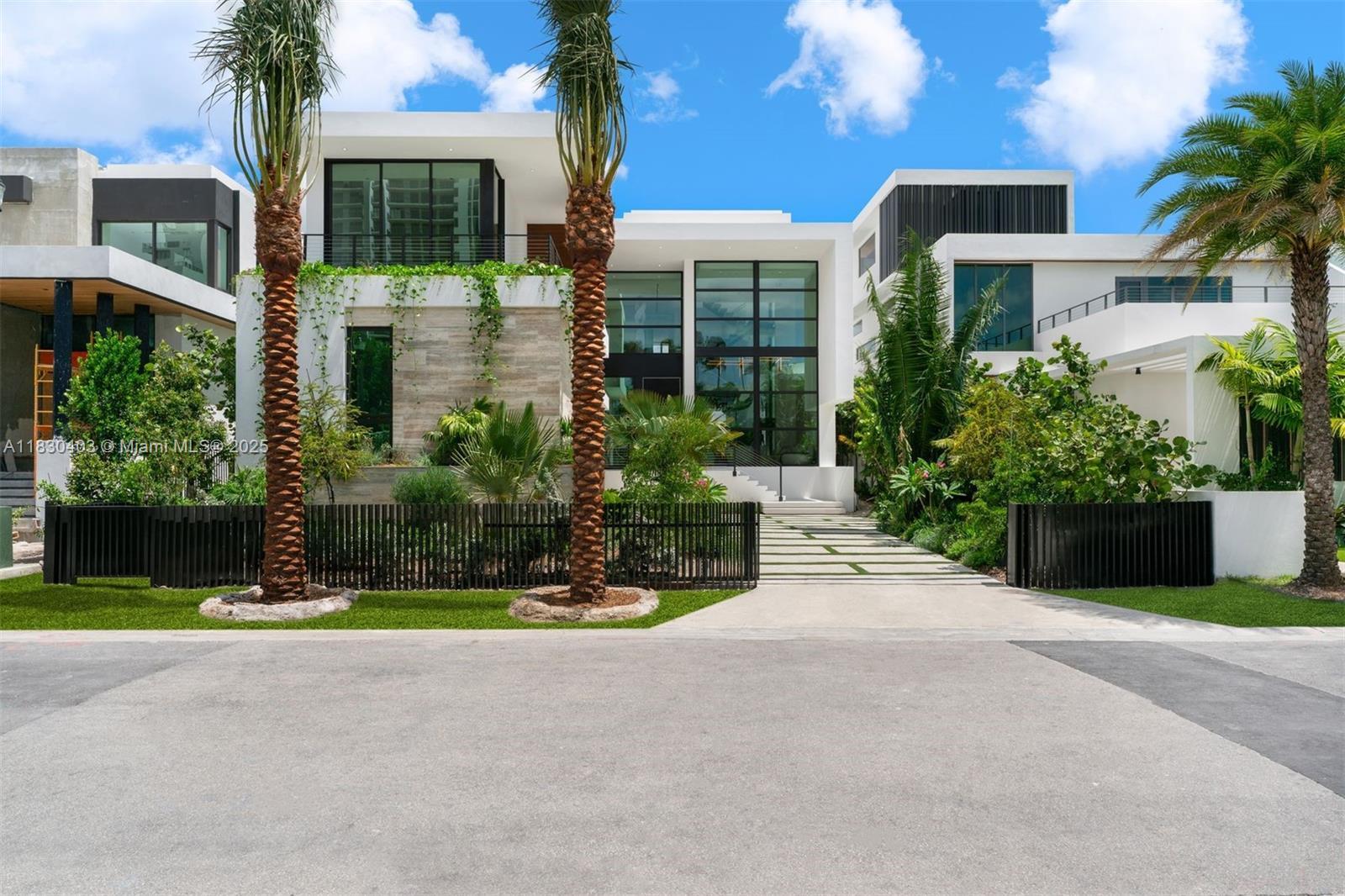 1045 N Venetian Dr  Miami FL 33139 photo