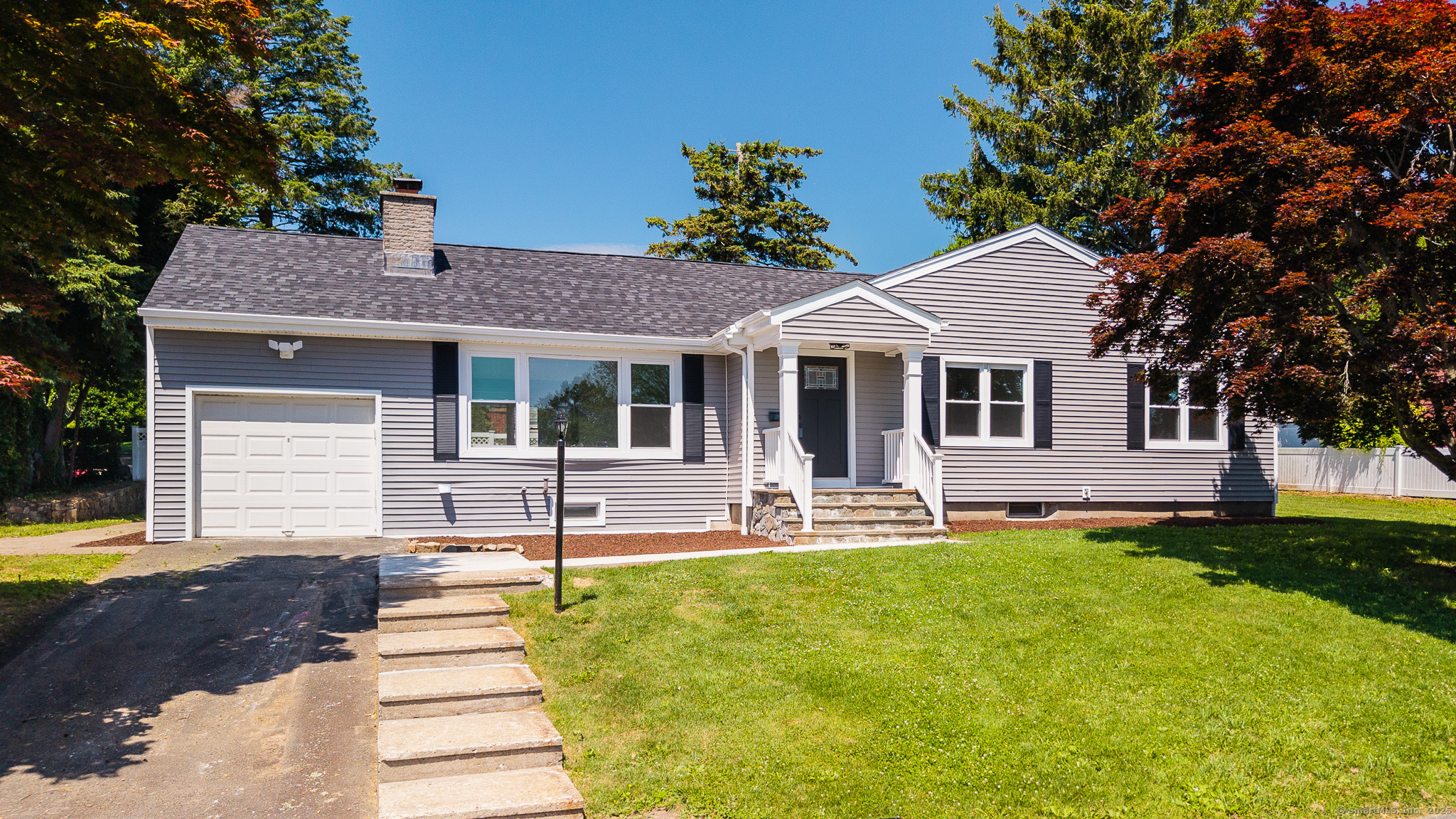 7 Locust Street  Trumbull CT 06611 photo
