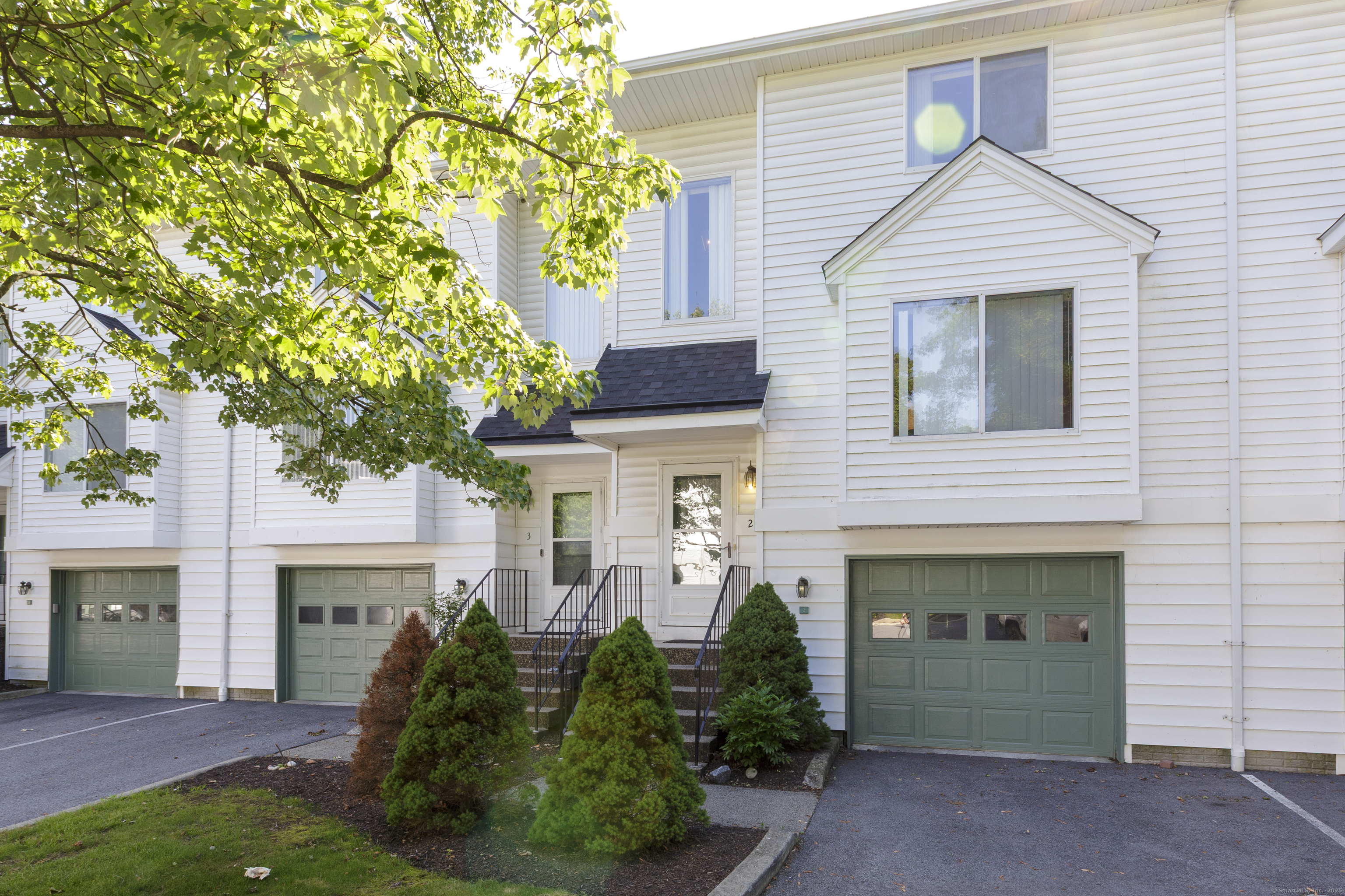 Property Photo:  68 Virginia Avenue 2  CT 06810 