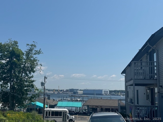 Property Photo:  271 Pequot Avenue 1  CT 06320 