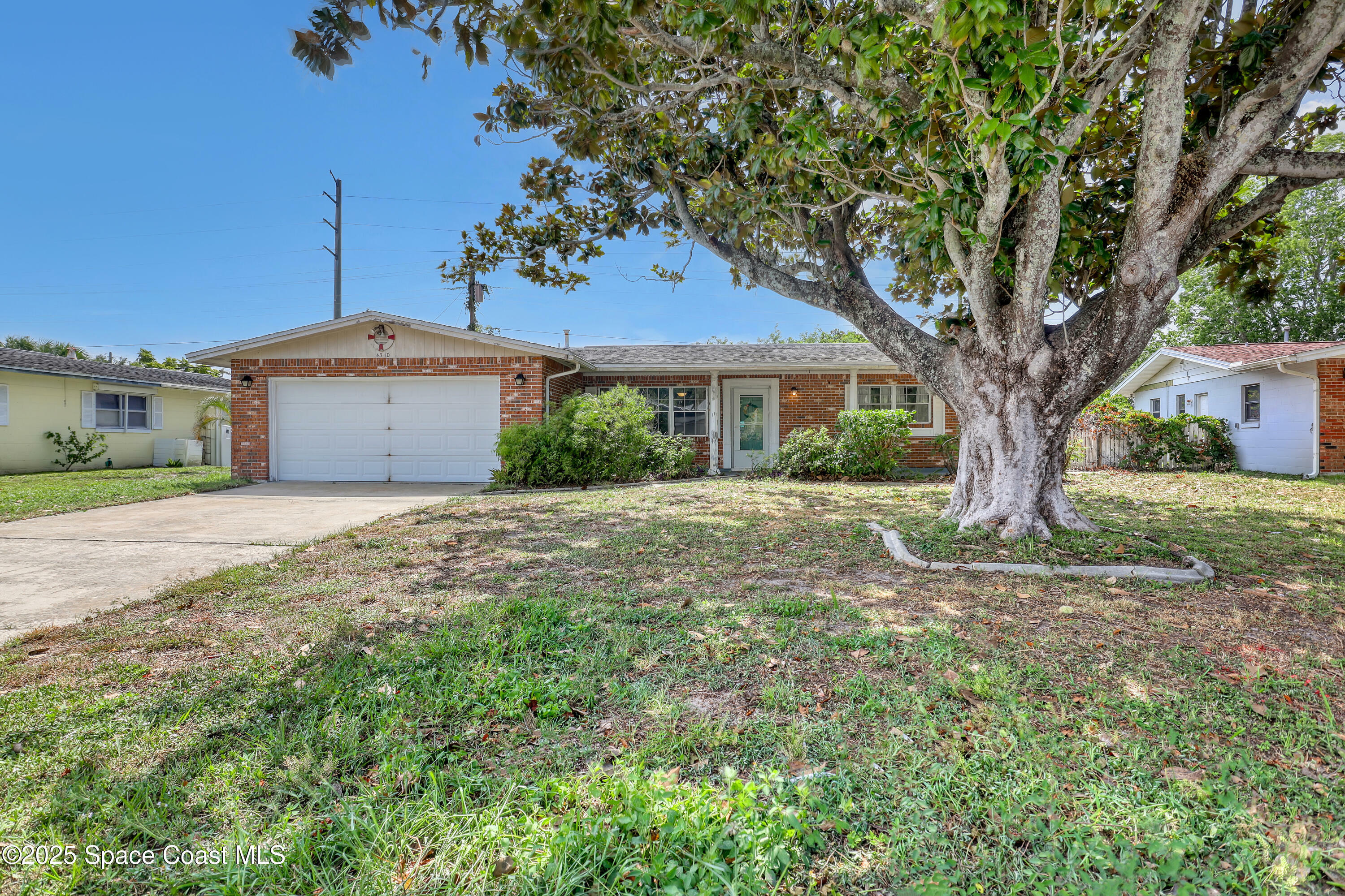 Property Photo:  4310 Elliot Avenue  FL 32780 