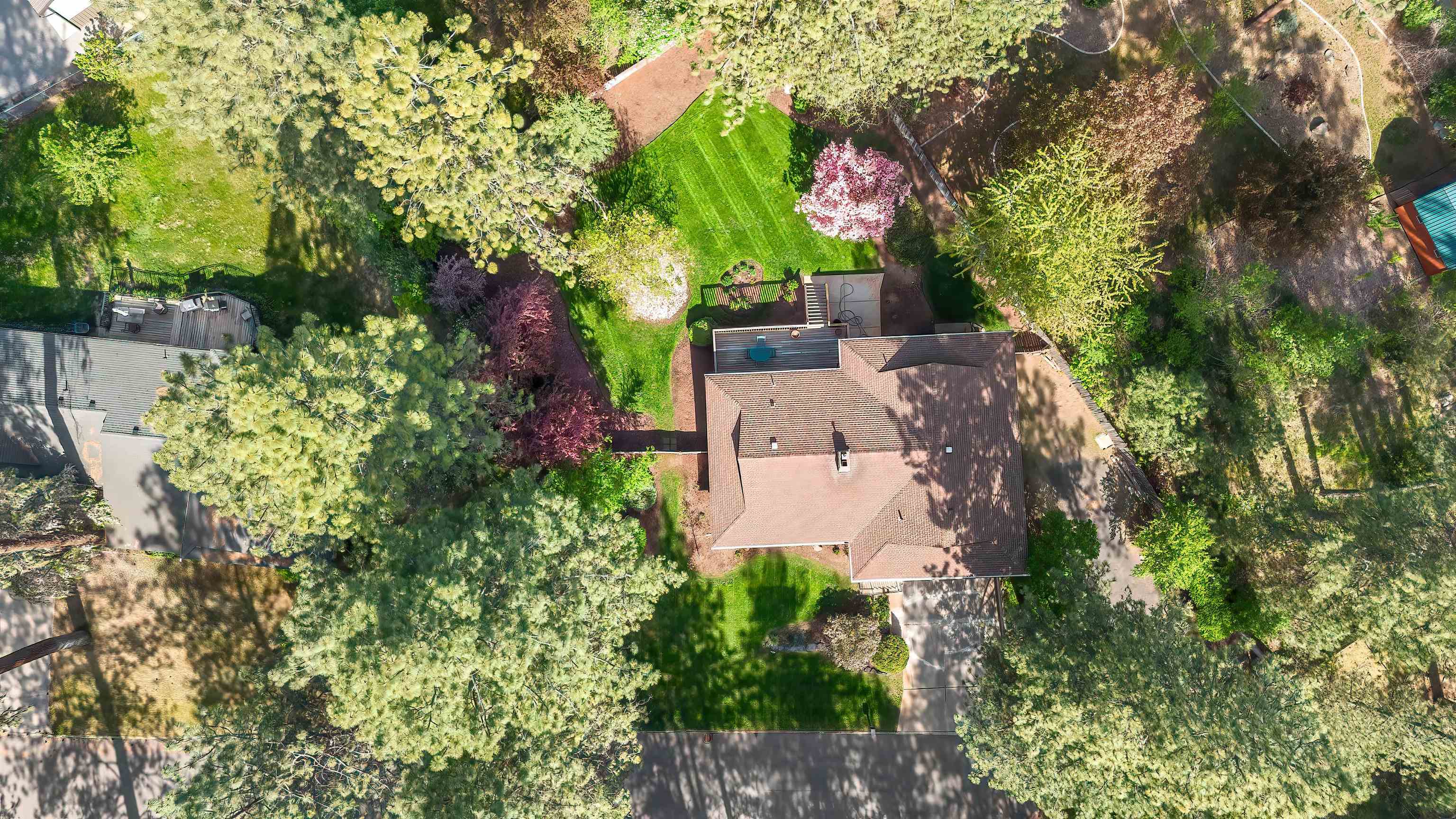Property Photo: 4228 S Darcy Dr WA 99206