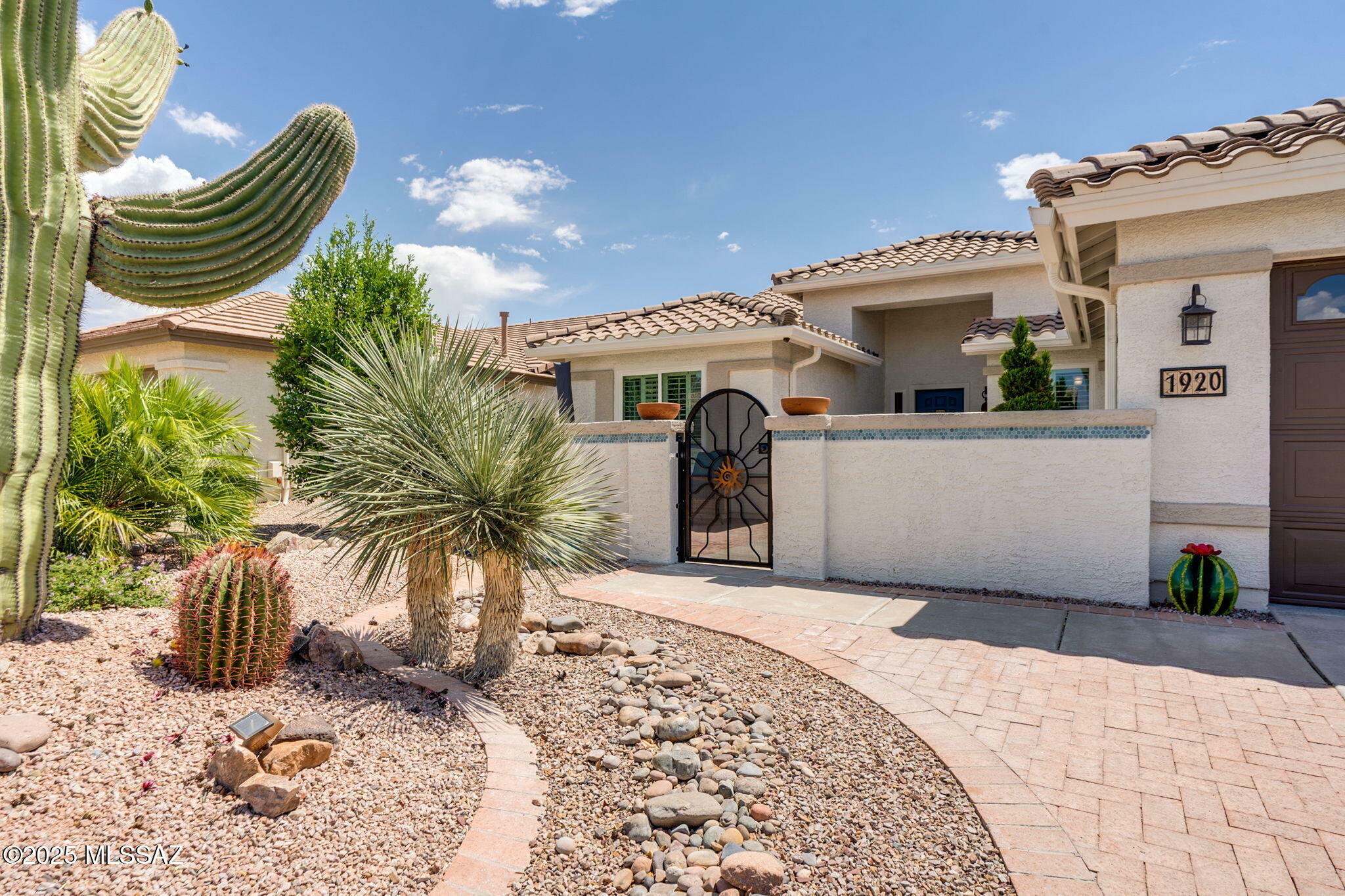 Property Photo: 1920 E Desert Lark Pass AZ 85614
