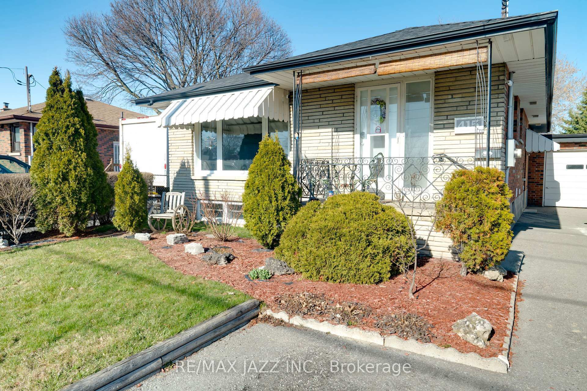 Property Photo: 415 Stevenson Road N ON L1J 5N7